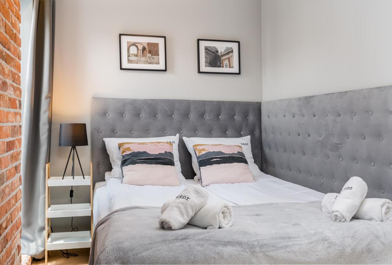 Saint Florian'S Suites - Old Town Luxury Apartments - By Upstairs Krasków Εξωτερικό φωτογραφία